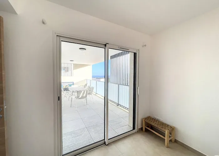 T3 Dans Neuve Calvi (Corsica)